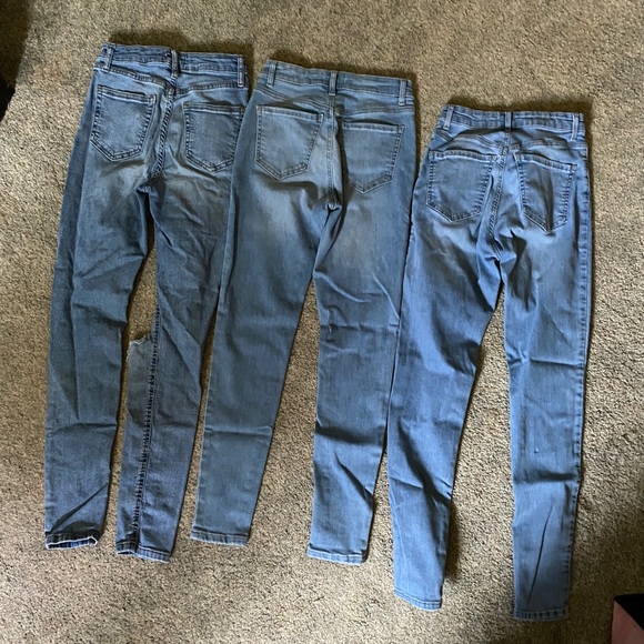 3 pairs Forever21 skinny jeans - Picture 2 of 5